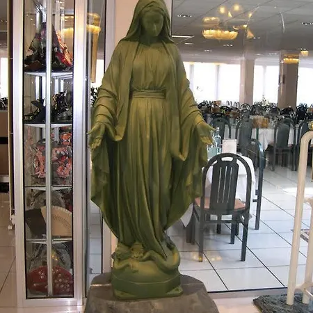 克里斯莱酒店 4* 卢德