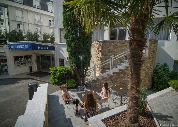Christ Roi Hotel Lurdy