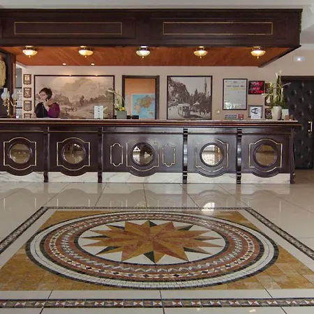 Christ Roi 4* Lourdes