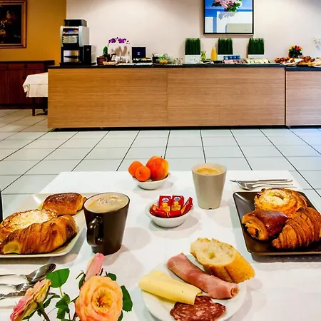 Christ Roi Hotel Lourdes